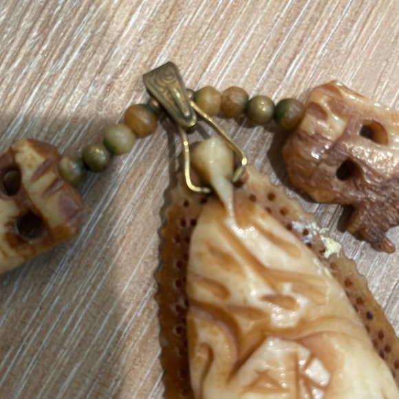 Vintage Miriam Haskell carved elephant necklace - Picture 12 of 12